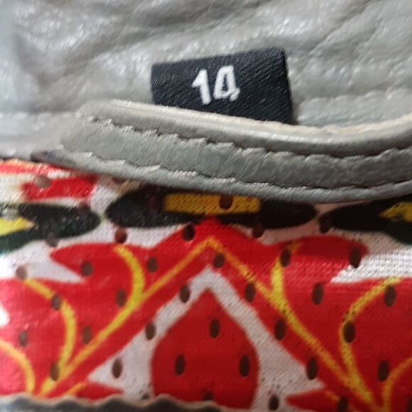 Size 14, NWT Lightweight Bano eeMee grey leather, colour variation due to light - Picture 9 of 12